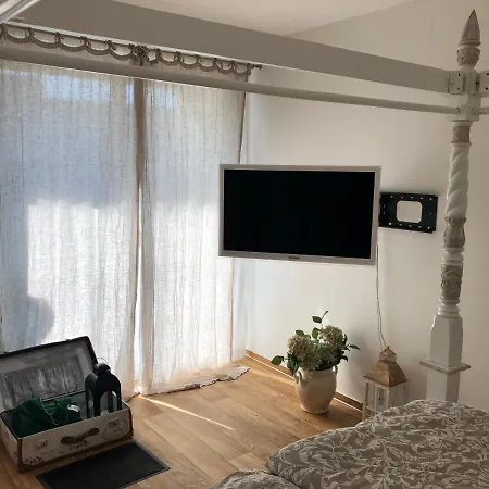Poetic Apartment *