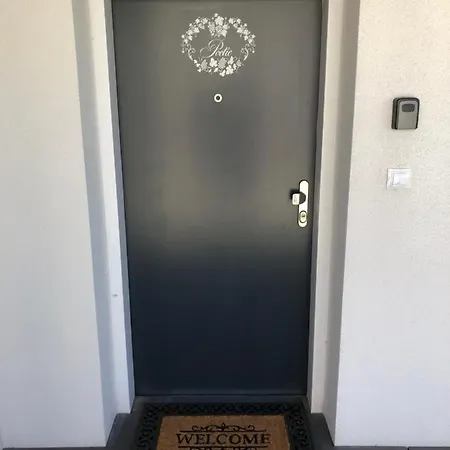Poetic Apartment *