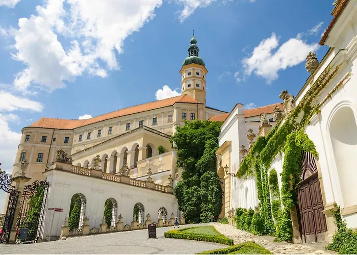 Poetic アパート ミクロフ